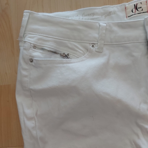 D/c Jeans Slightly Curvy White Denim Jeans - Picture 4 of 8